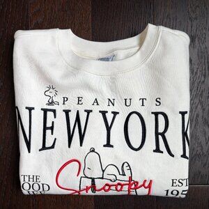Peanuts New York Snoopy Crewneck Sweatshirt (Ivory) - Small